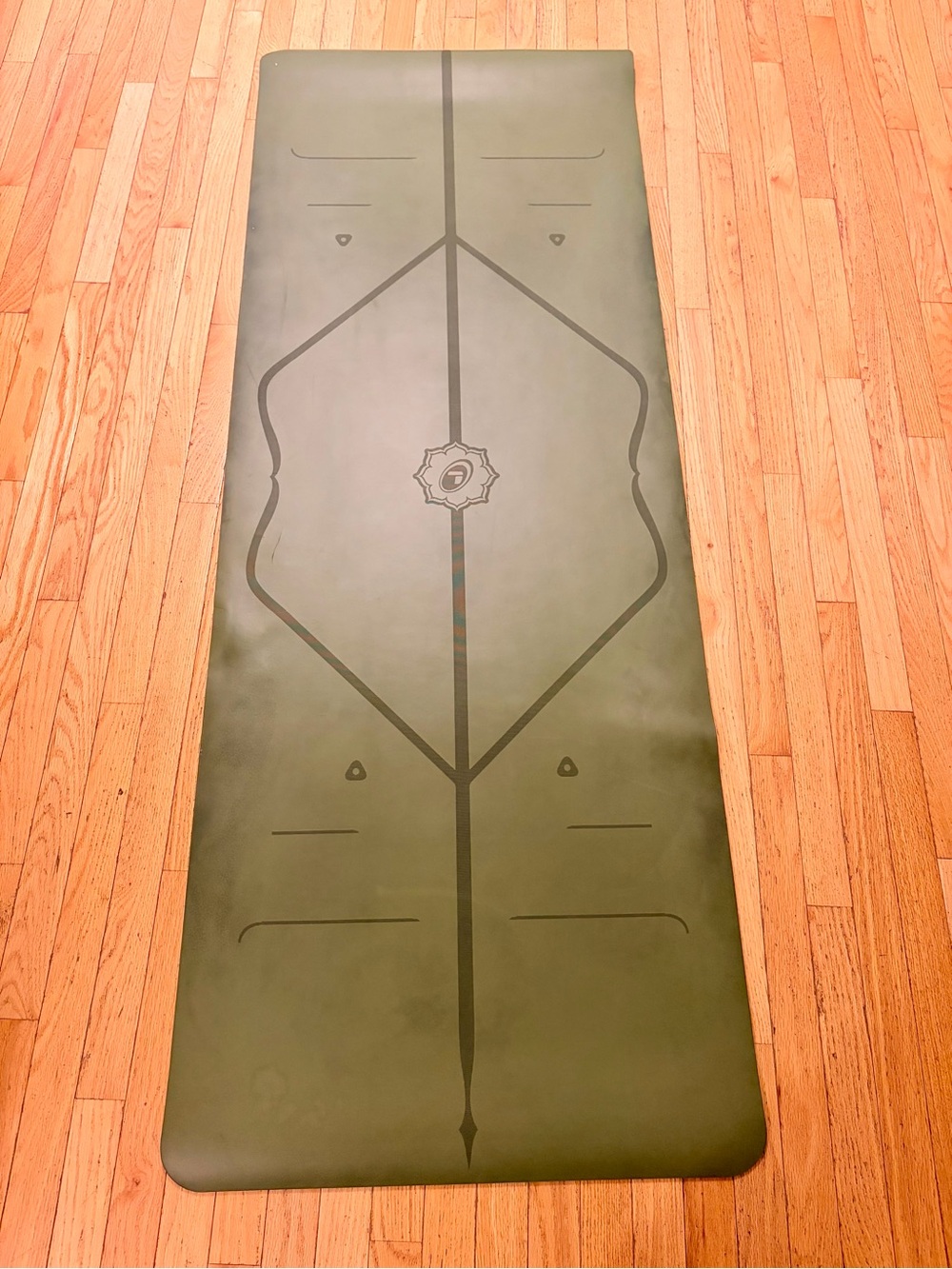 Liforme Olive Green Alignment Hot Yoga Mat with Central Grip